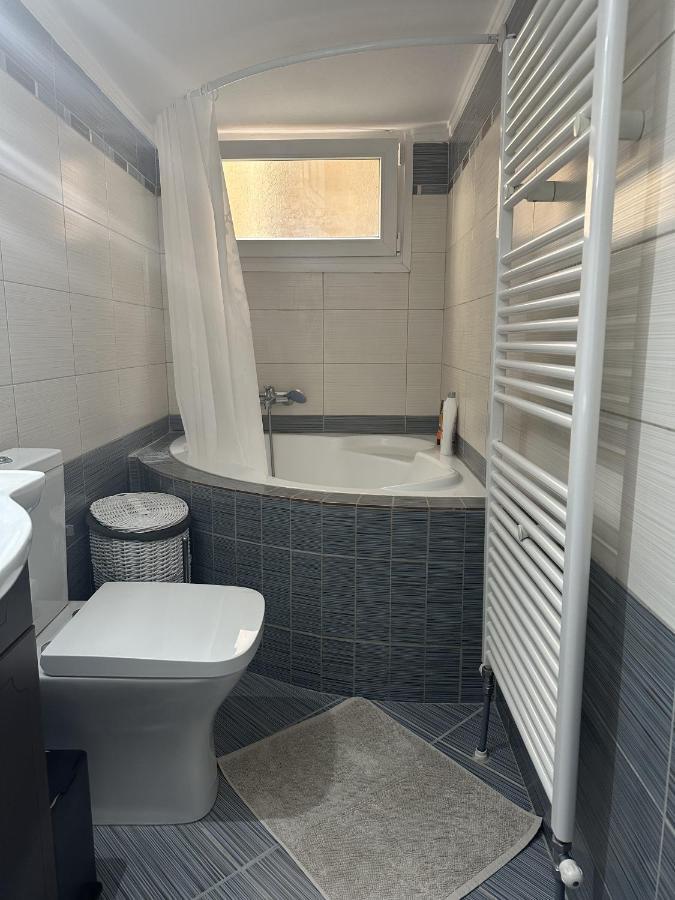 Arya Guesthouse Polýgyros エクステリア 写真